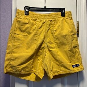 Patagonia funhoggers yellow men’s shorts NWT - medium